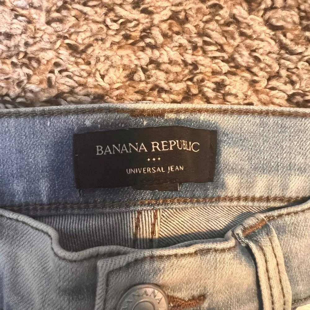 Banana Republic Universal Jean High Rise Raw Hem Light Wash Denim Size 1‎